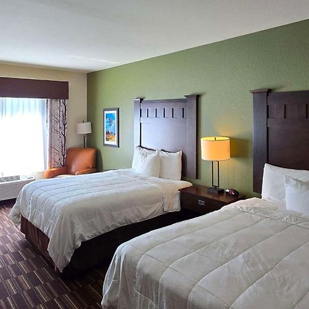 Comfort Inn & Suites Beeville Exterior photo