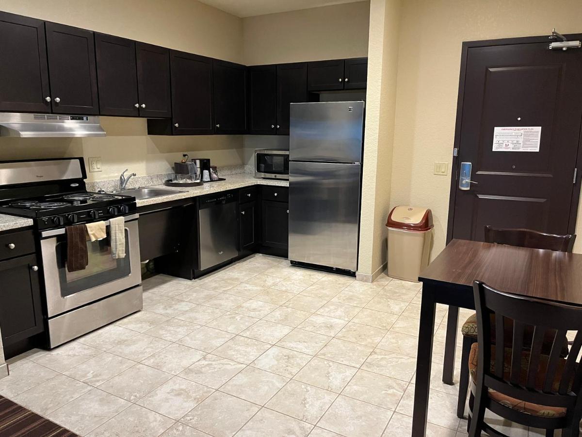 Comfort Inn & Suites Beeville Exterior photo