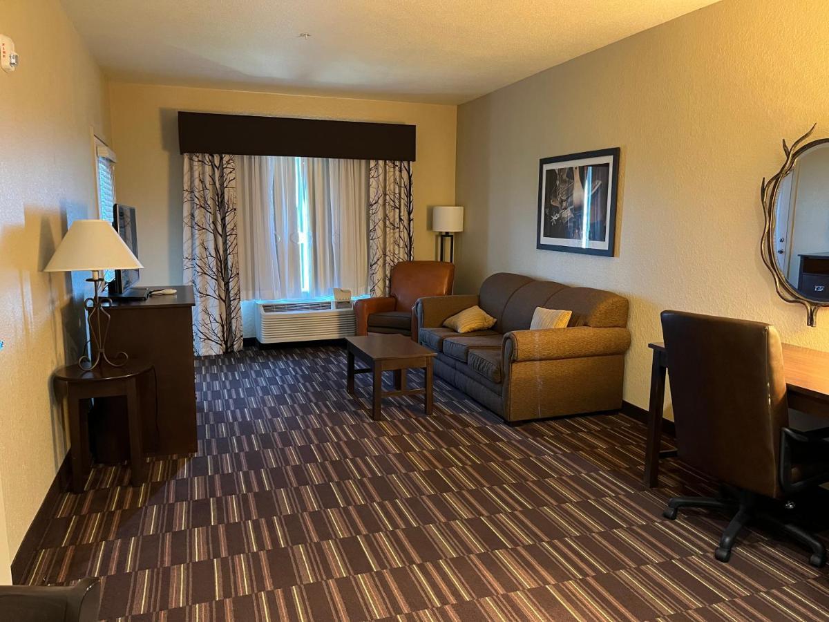 Comfort Inn & Suites Beeville Exterior photo