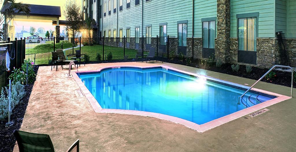 Comfort Inn & Suites Beeville Exterior photo