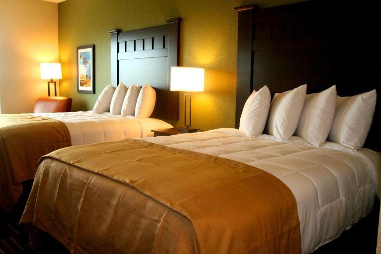 Comfort Inn & Suites Beeville Exterior photo