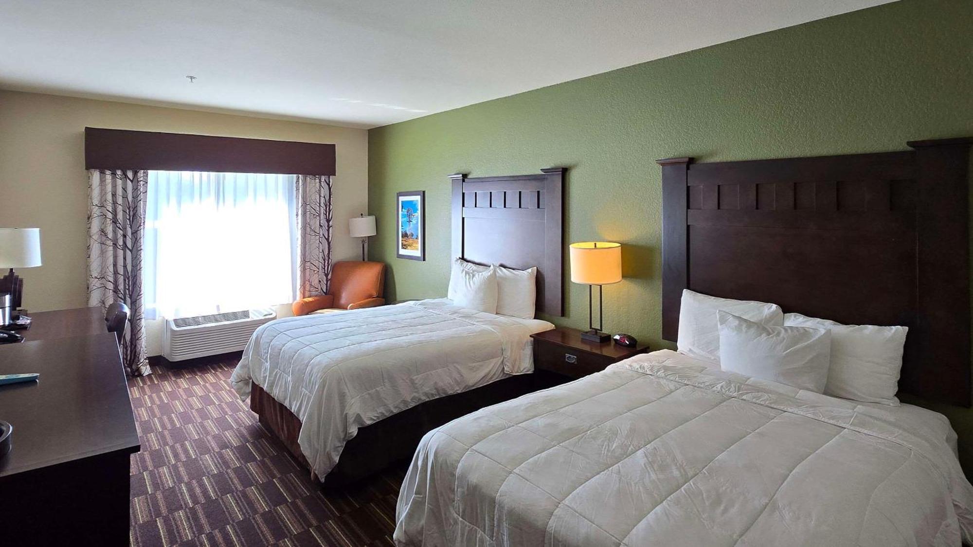 Comfort Inn & Suites Beeville Exterior photo