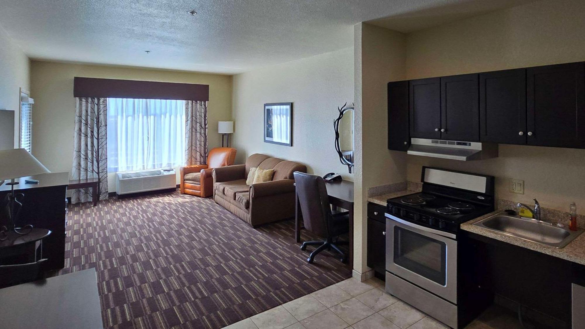 Comfort Inn & Suites Beeville Exterior photo