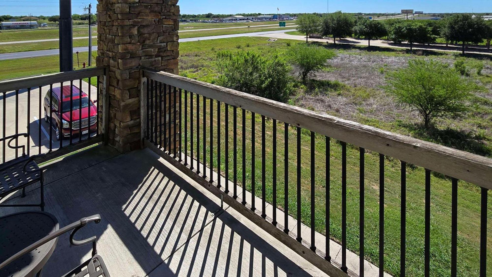 Comfort Inn & Suites Beeville Exterior photo